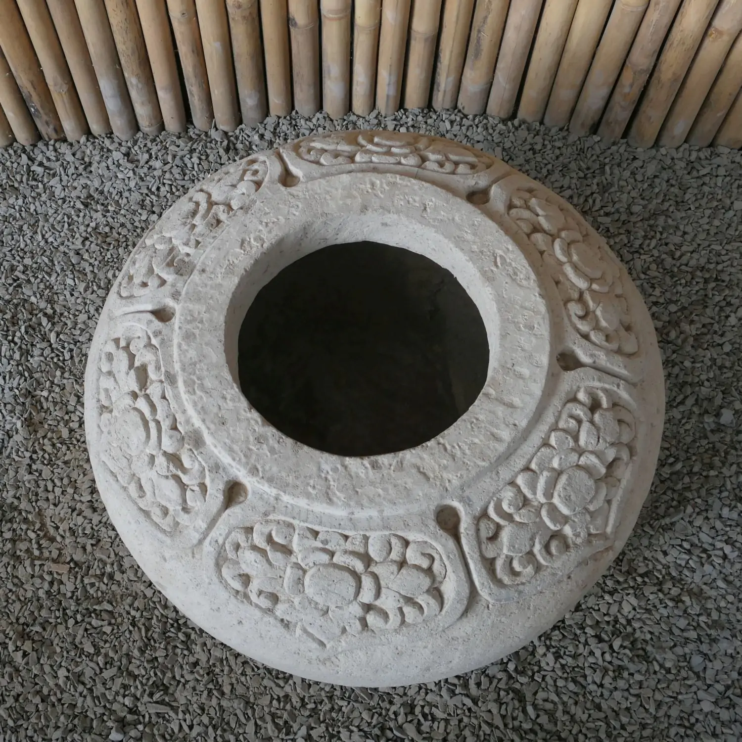  Product image 2 of the product “Balinese style flat round pot, with carving - 70cm Dia., 45 cm Height, Taro sand ”